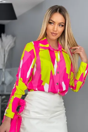 Camicia elegante a fantasia geometrica predominante fucsia e giallo lime con bottoni dorati