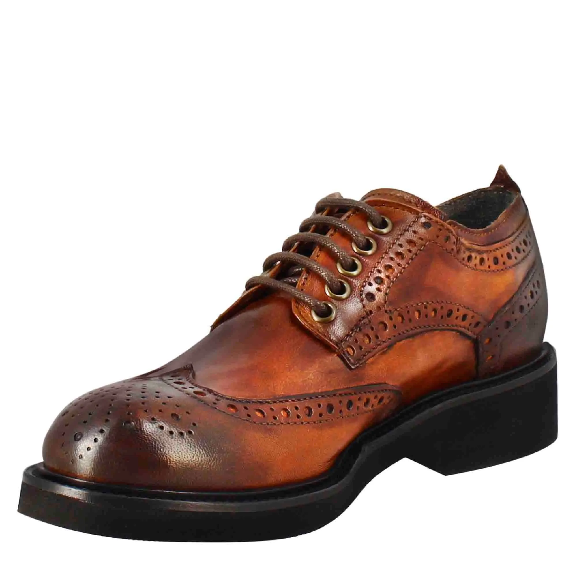 Derby da donna con dettagli brogue paupa in pelle lavata cuoio scuro