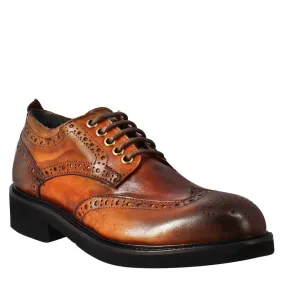 Derby da donna con dettagli brogue paupa in pelle lavata cuoio scuro