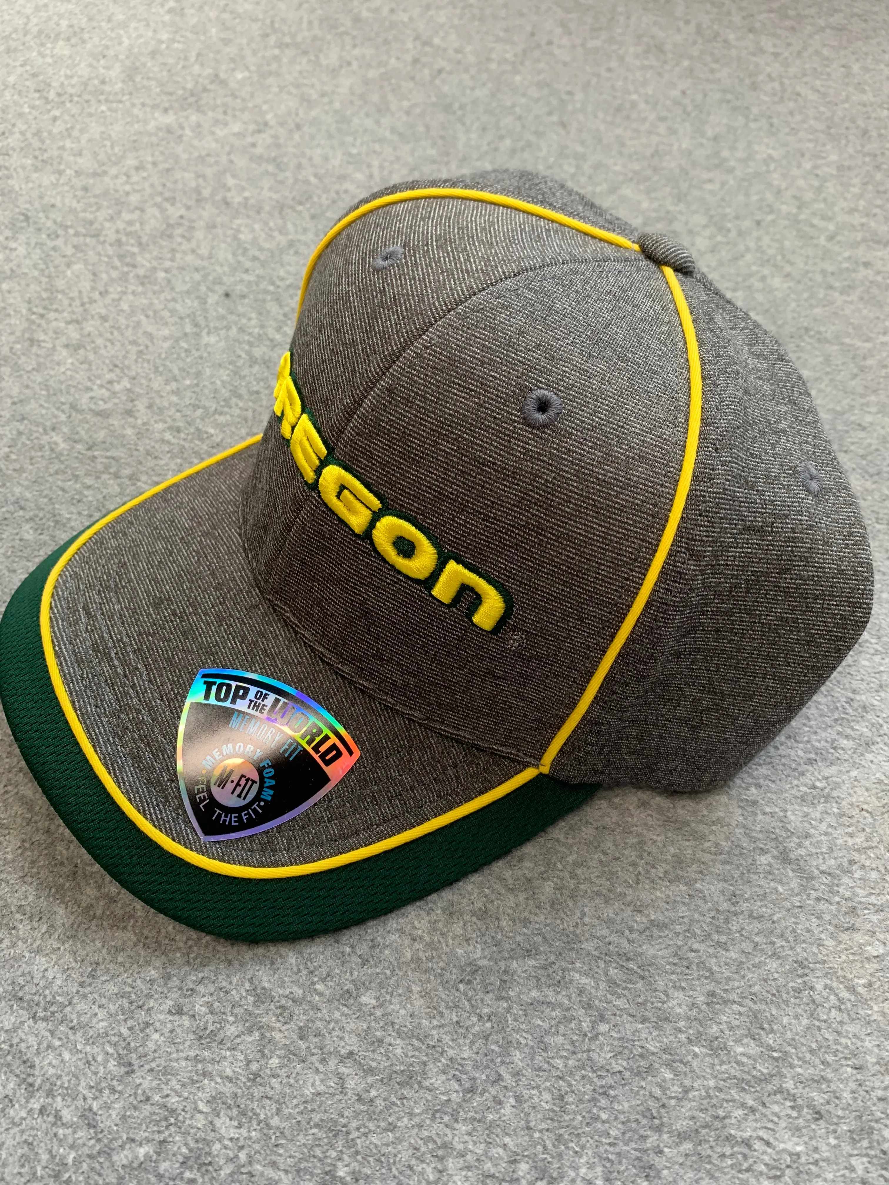 Gray Oregon Ducks Hat With Green Boarder