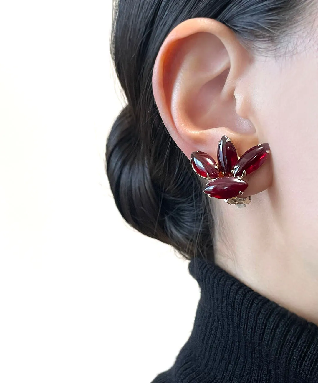 【USA輸入】ヴィンテージ  ディープレッド カボション イヤリング/Vintage Deep Red Cabochon Clip On Earrings